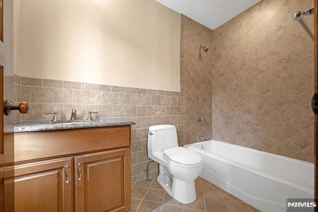 10 Fox Terrace, Cliffside Park, NJ 07010