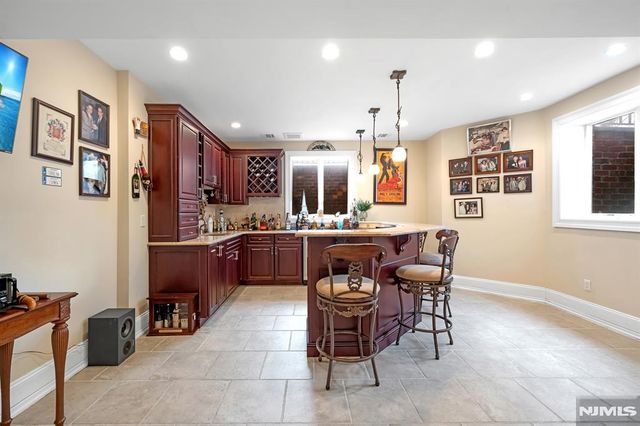 10 Fox Terrace, Cliffside Park, NJ 07010