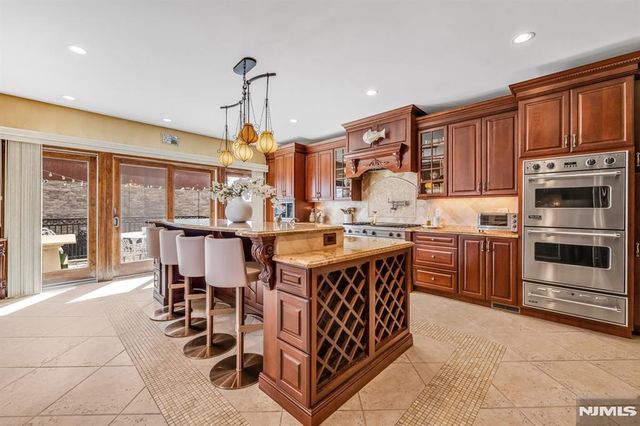 10 Fox Terrace, Cliffside Park, NJ 07010