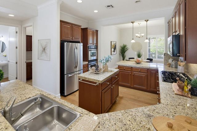 1230 Overland Ln, Lincoln, CA 95648