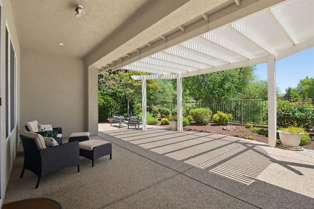 1230 Overland Ln, Lincoln, CA 95648