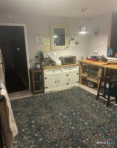 25 Oakridge Road, Trumbull, CT 06611
