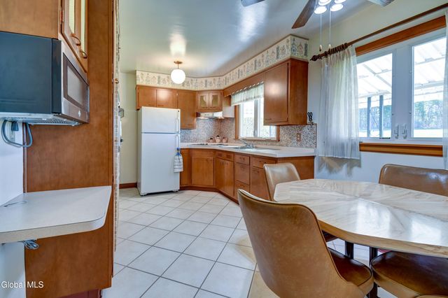 450 S Kingsboro Avenue, Johnstown, NY 12095