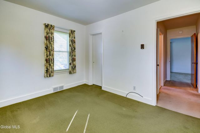 450 S Kingsboro Avenue, Johnstown, NY 12095