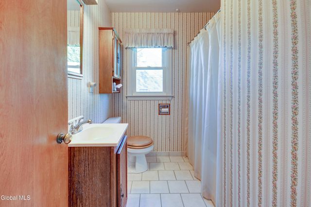 450 S Kingsboro Avenue, Johnstown, NY 12095