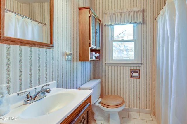 450 S Kingsboro Avenue, Johnstown, NY 12095