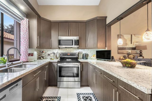 2850 ANTIETAM Lane, West Palm Beach, FL 33409