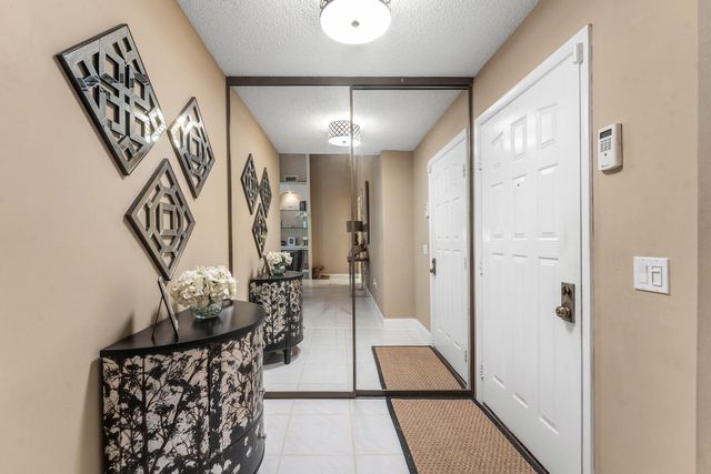 2850 ANTIETAM Lane, West Palm Beach, FL 33409