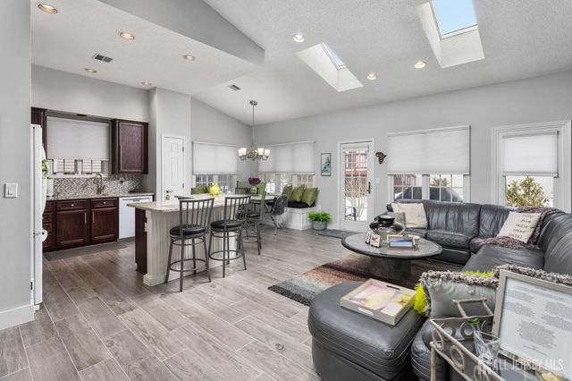 7 Severn Way, Monroe, NJ 08831