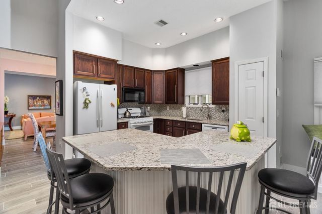 7 Severn Way, Monroe, NJ 08831