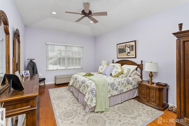 7 Severn Way, Monroe, NJ 08831