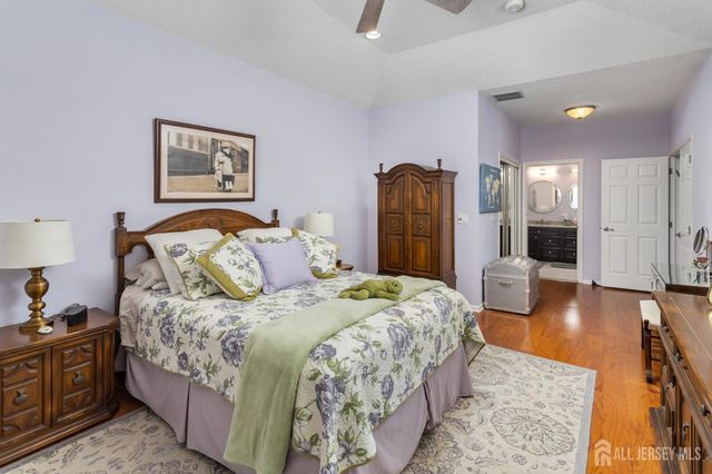 7 Severn Way, Monroe, NJ 08831