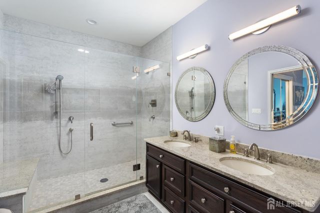 7 Severn Way, Monroe, NJ 08831