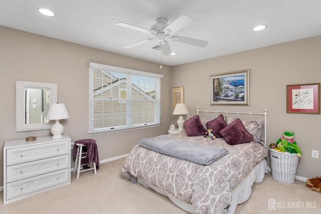 7 Severn Way, Monroe, NJ 08831