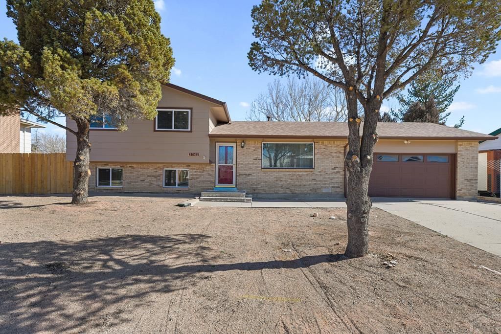 4038 West Dr, Pueblo, CO 81008