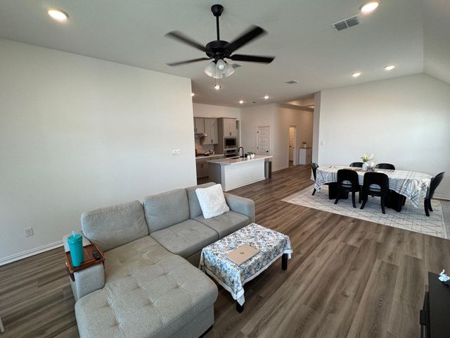 201 Dove Tree DR, Buda, TX 78610