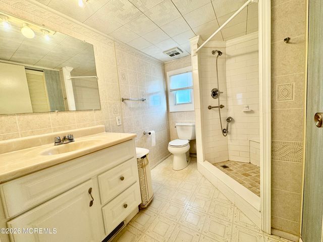 9 Sams Court, Hazlet, NJ 07730