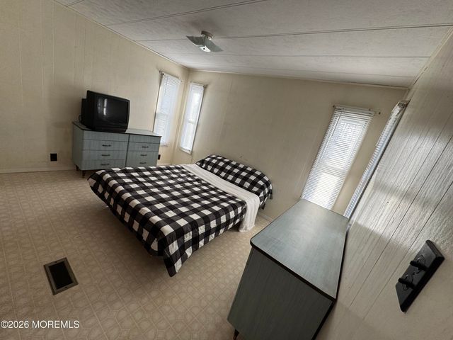 9 Sams Court, Hazlet, NJ 07730