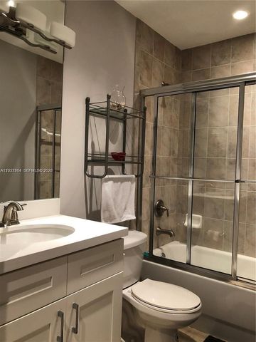 33 SE 3rd Avenue, Hallandale Beach, FL 33009