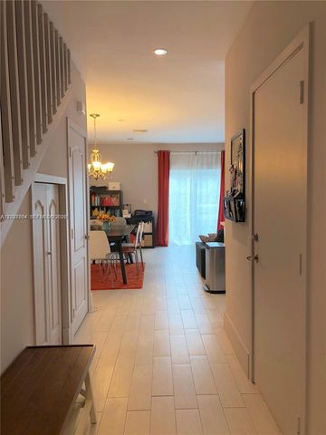 33 SE 3rd Avenue, Hallandale Beach, FL 33009