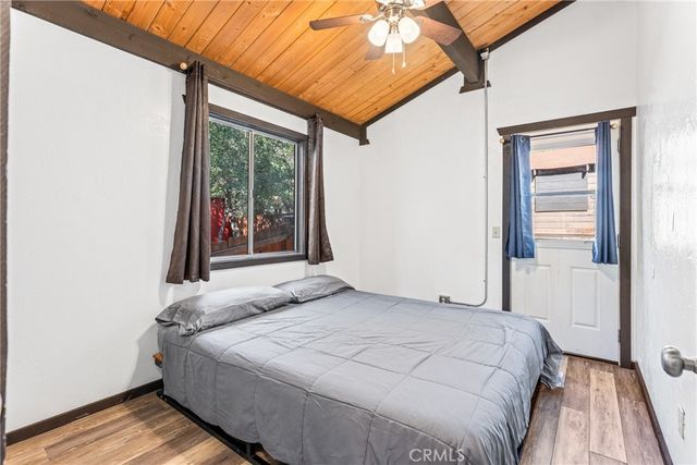 329 Vista Lane, Sugarloaf, CA 92386