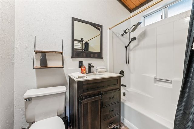 329 Vista Lane, Sugarloaf, CA 92386