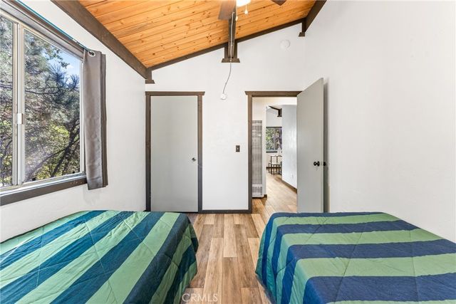 329 Vista Lane, Sugarloaf, CA 92386