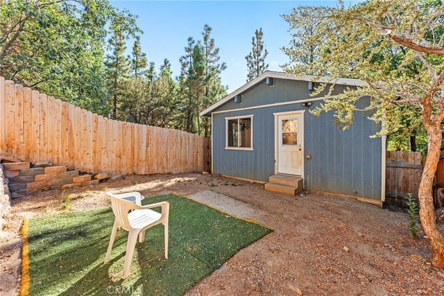 329 Vista Lane, Sugarloaf, CA 92386