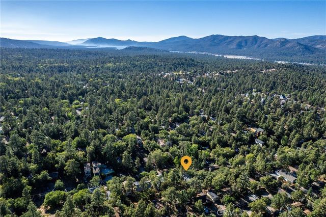 329 Vista Lane, Sugarloaf, CA 92386
