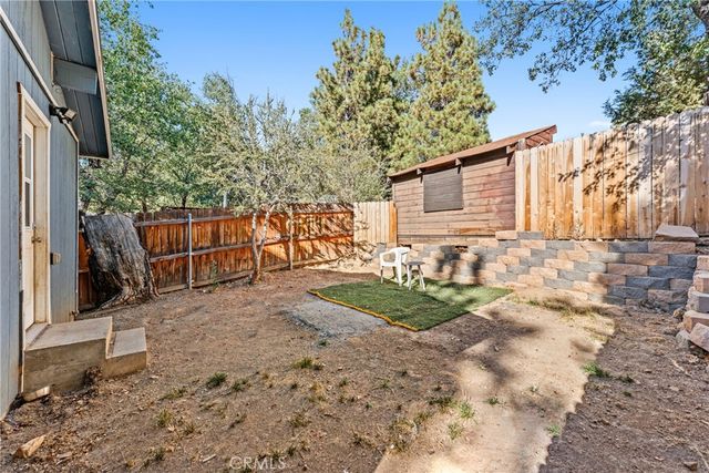 329 Vista Lane, Sugarloaf, CA 92386