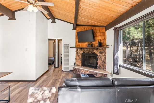 329 Vista Lane, Sugarloaf, CA 92386