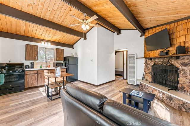 329 Vista Lane, Sugarloaf, CA 92386