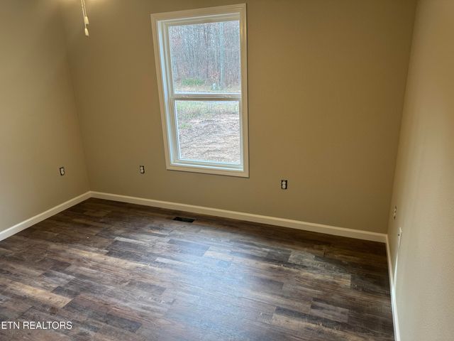 310 Sana Tr, Jamestown, TN 38556