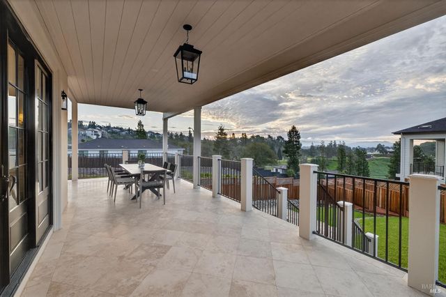 3724 Lakebriar Pl, Santa Rosa, CA 95403