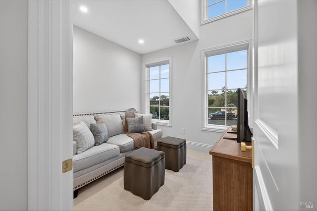 3724 Lakebriar Pl, Santa Rosa, CA 95403