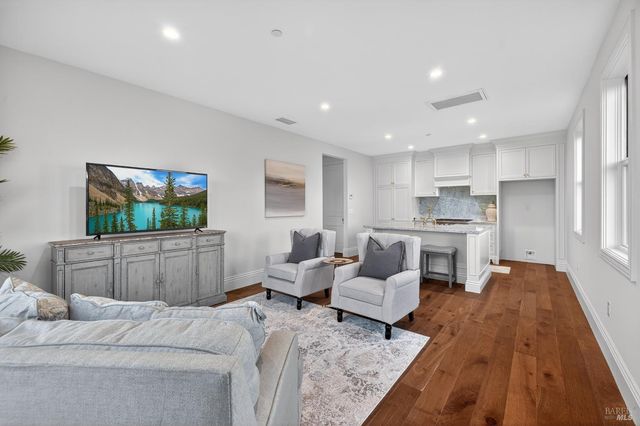 3724 Lakebriar Pl, Santa Rosa, CA 95403