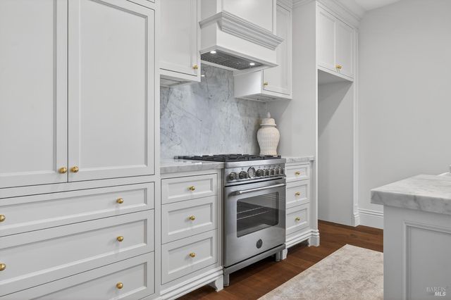 3724 Lakebriar Pl, Santa Rosa, CA 95403