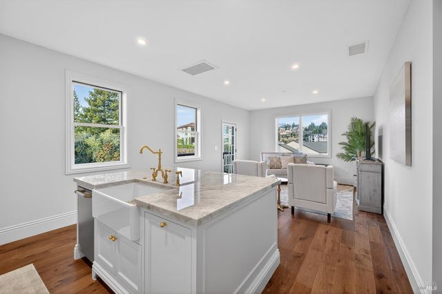 3724 Lakebriar Pl, Santa Rosa, CA 95403