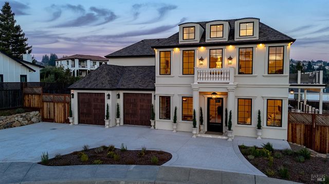 3724 Lakebriar Pl, Santa Rosa, CA 95403