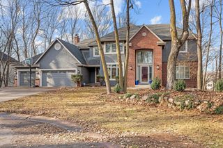 6340 Summit Circle, Chanhassen, MN 55317