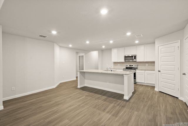 1205 Sweden, Seguin, TX 78155