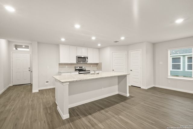 1205 Sweden, Seguin, TX 78155