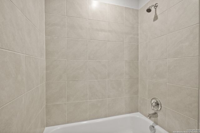 1205 Sweden, Seguin, TX 78155