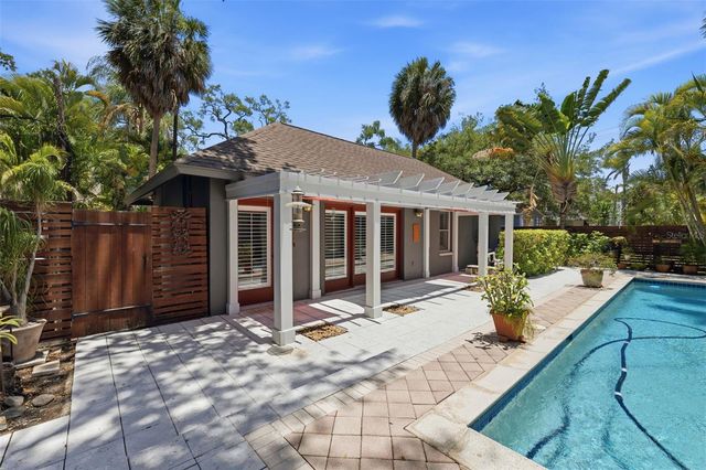 912 S FREMONT AVENUE, Tampa, FL 33606