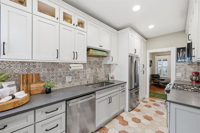 912 S FREMONT AVENUE, Tampa, FL 33606
