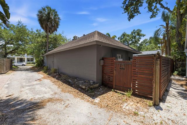 912 S FREMONT AVENUE, Tampa, FL 33606