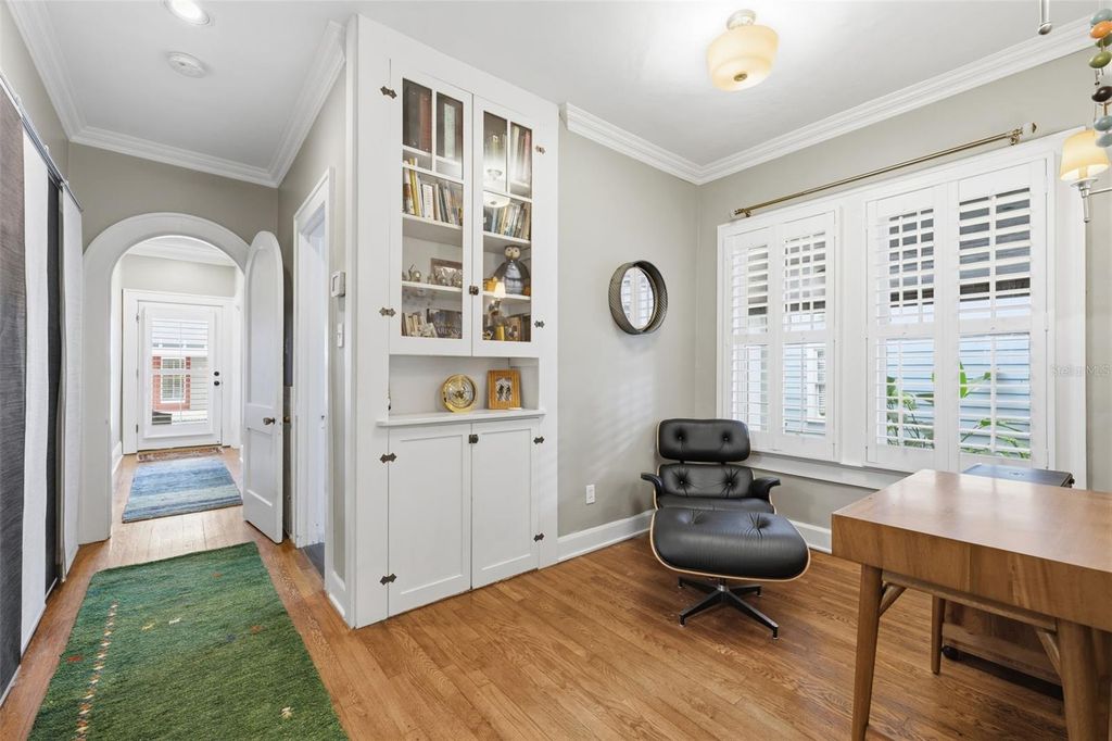 Image 23 of property listing at 912 S FREMONT AVENUE, Tampa, FL 33606