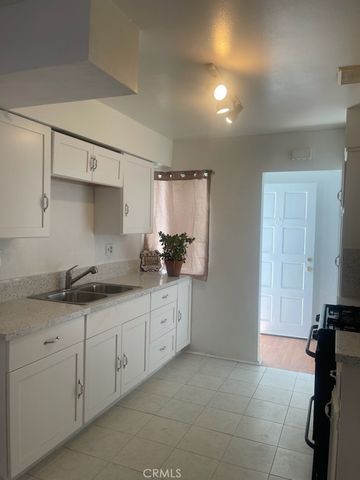 625 S Estudillo Avenue, San Jacinto, CA 92583