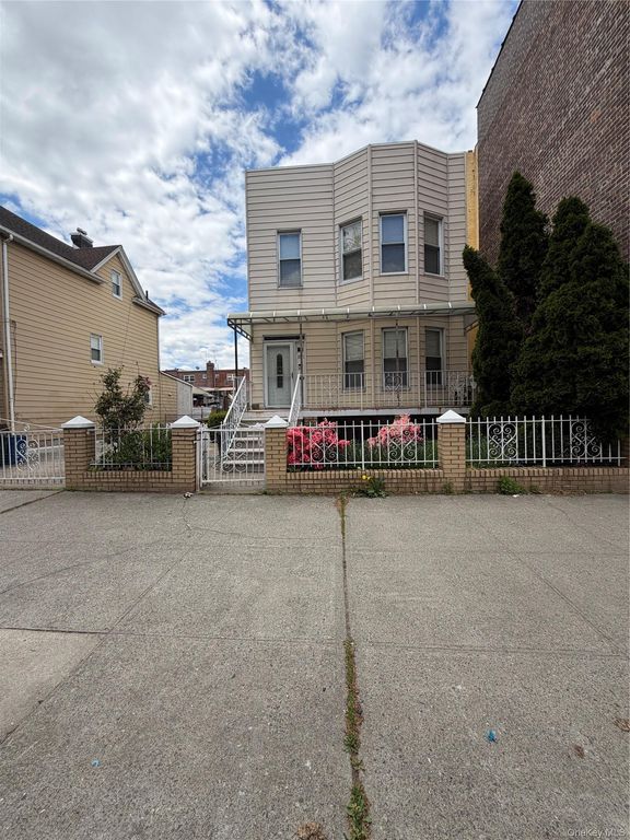1871 Matthews Avenue, Bronx, NY 10462