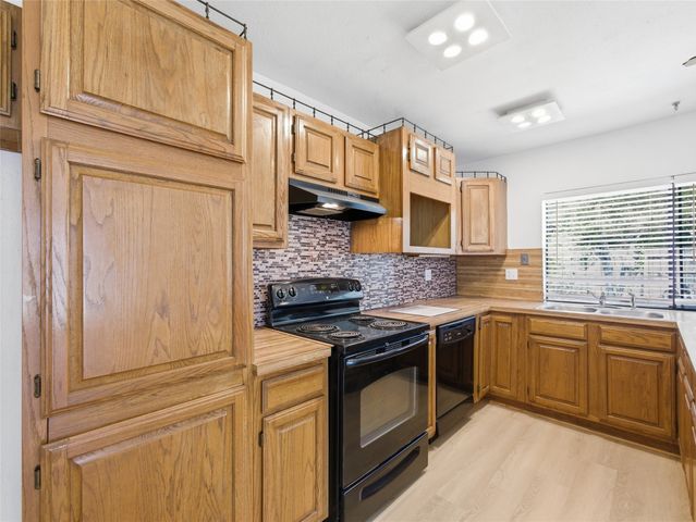 3053 Villa Sur Trail, Dallas, TX 75228